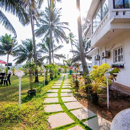 White House In Goa, Truly Amazing Experience Bed & Breakfast Saligao Luaran gambar